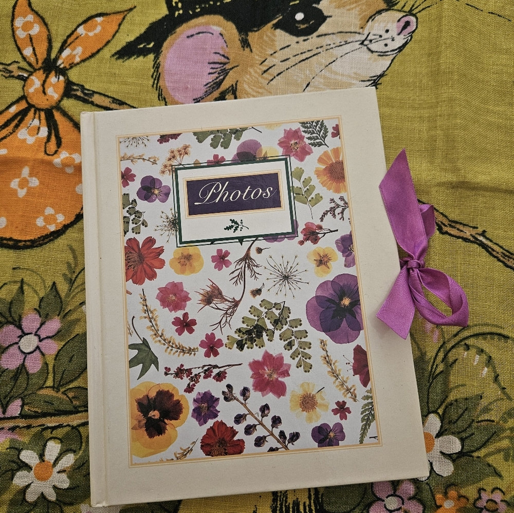 Vintage floral picture book!!